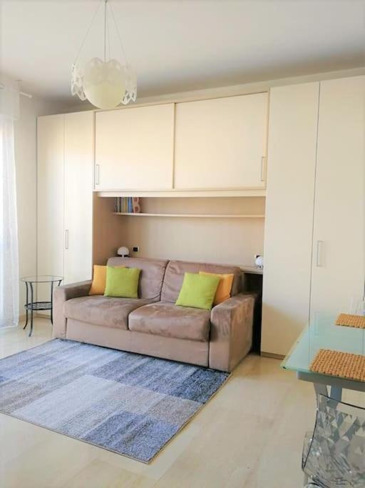 Gef House - Studio Apartment Bande Nere Мілан Екстер'єр фото